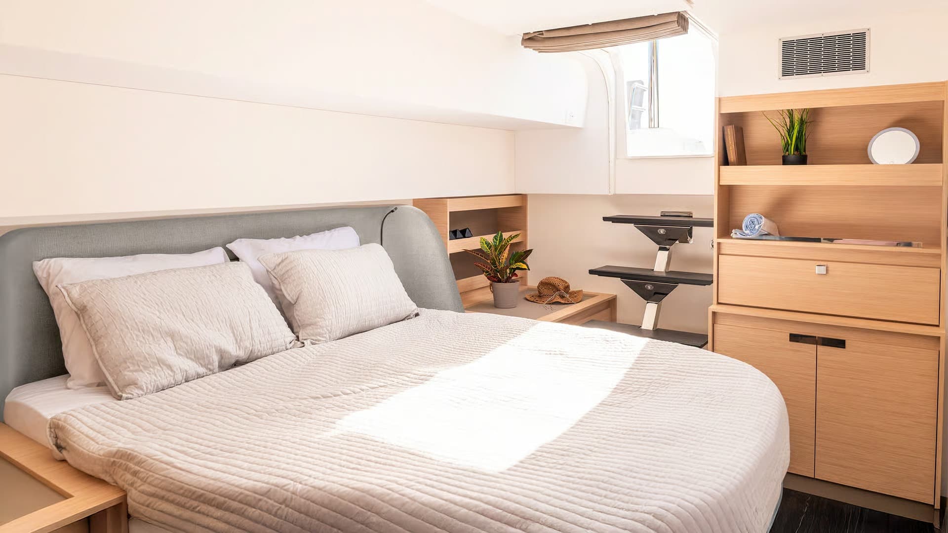 Fountaine Pajot 51 — image 2